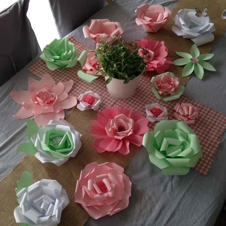 Chemin de table fleurs tons rose et vert - 2
