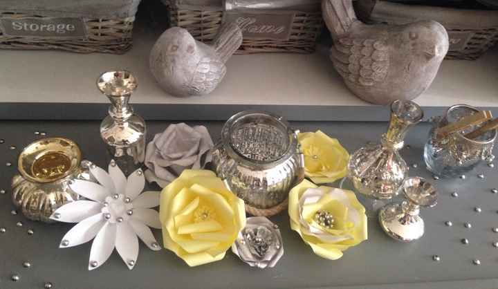 Idee deco : centre de table jaune et gris argent - 1