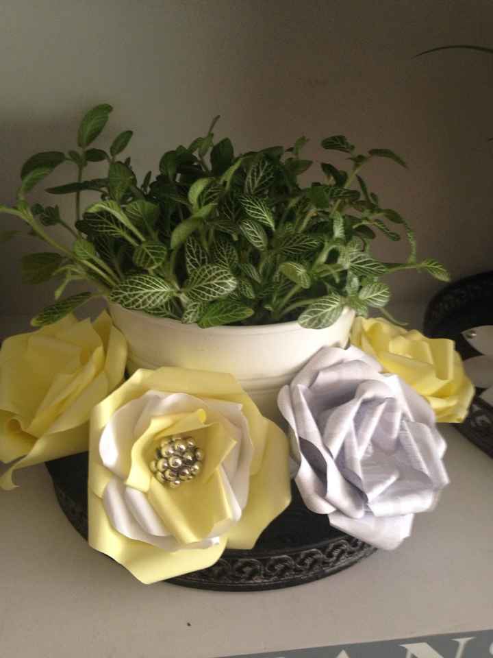 Idee deco : centre de table jaune et gris argent - 3