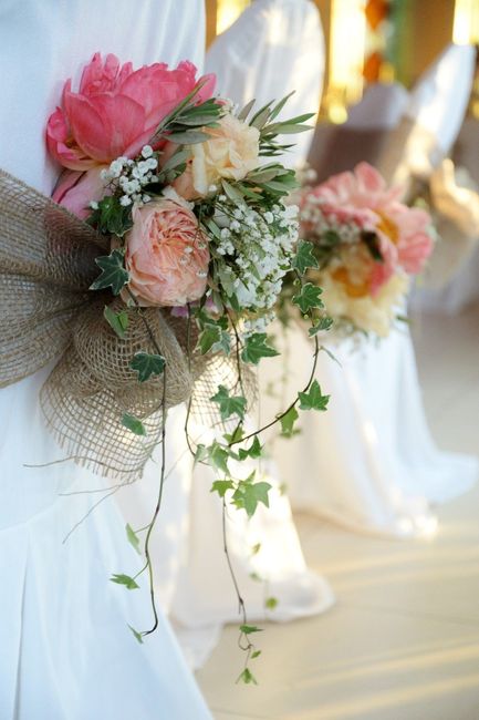 fleurs sur nos chaises
