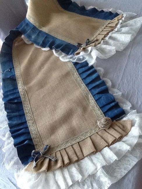 Chemin de table jeans, jute et dentelle