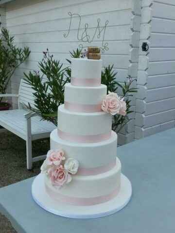 Notre wedding cake