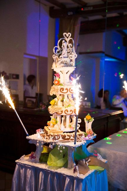 gâteau de mariage illuminé