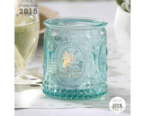 - Des photophores en verre bleu