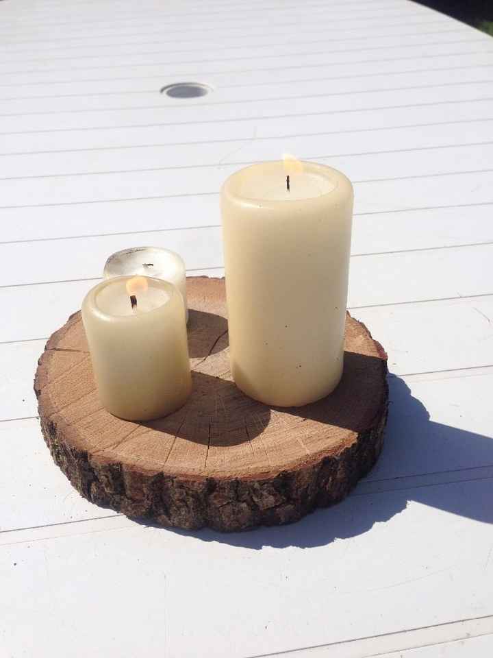 Rondin de bois avec bougies