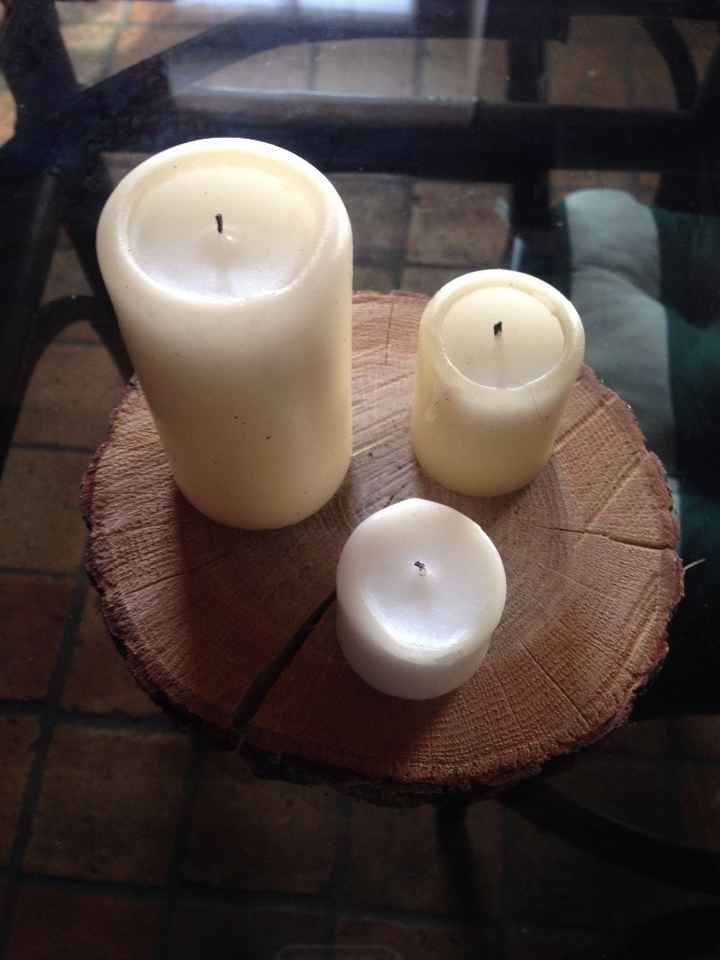 Rondin de bois avec bougies