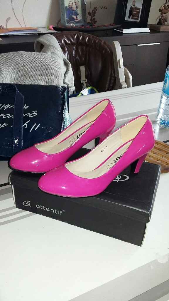 A vos chaussures !! Montrez-moi, vos jolis souliers - 1