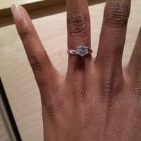 Avez-vous publié une photo de votre bague de fiançailles ? - 1