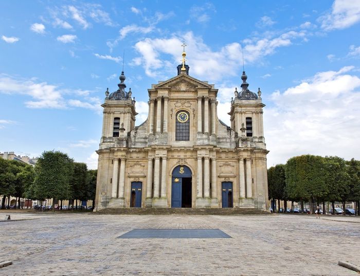 E... comme "église" 6