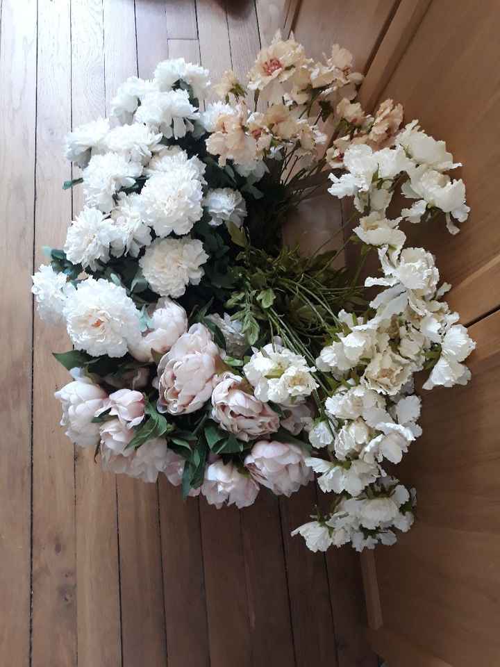 Fleurs artficielles pour composition florale a mélanger  avec de vraies fleurs! - 1