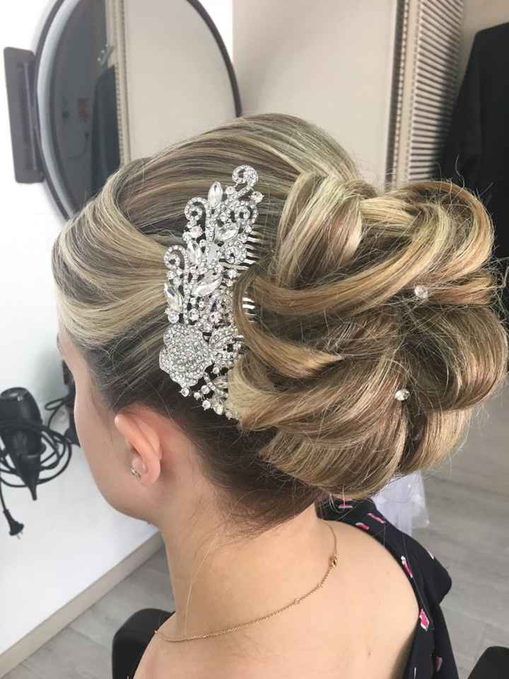 Essaie coiffure top, maquillage affreux..... - 1