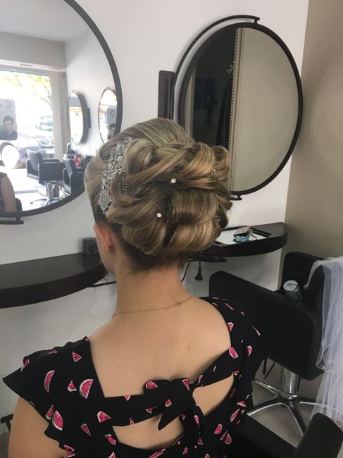 Essaie coiffure top, maquillage affreux..... - 2