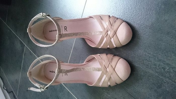 Recherche chaussures pour le grand jour désespérément - 1
