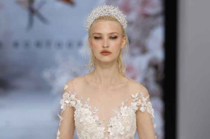 Tendance robe de mariée 2026 : le diadème ?✨💕 - 1
