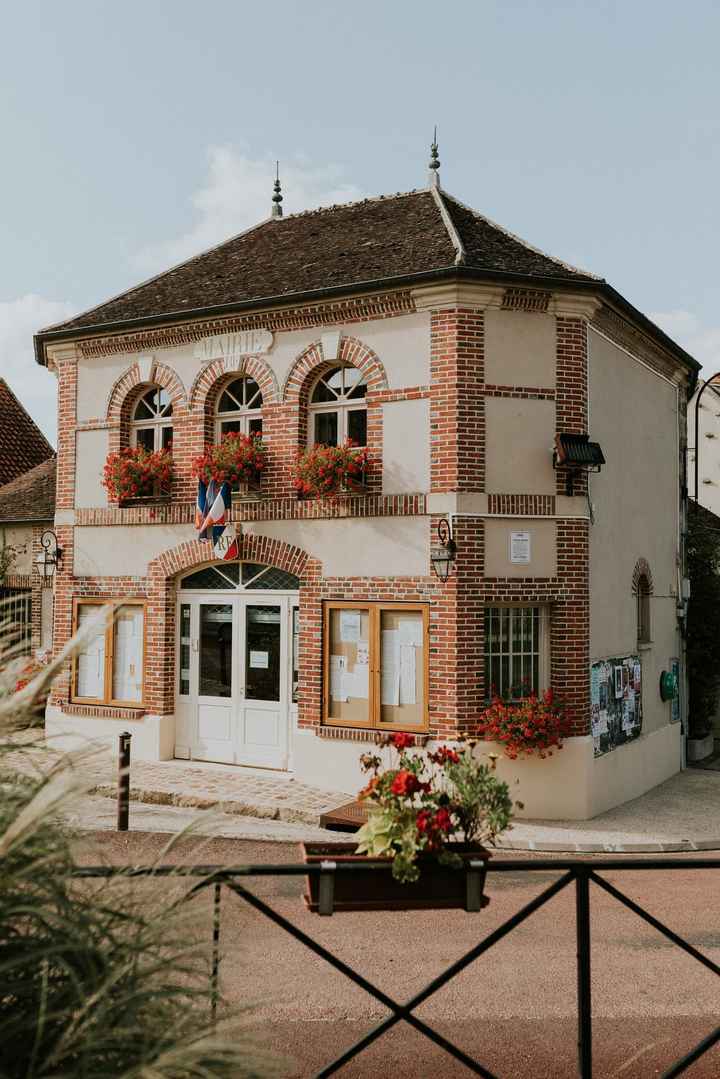 La mairie de Chalautre la Grande