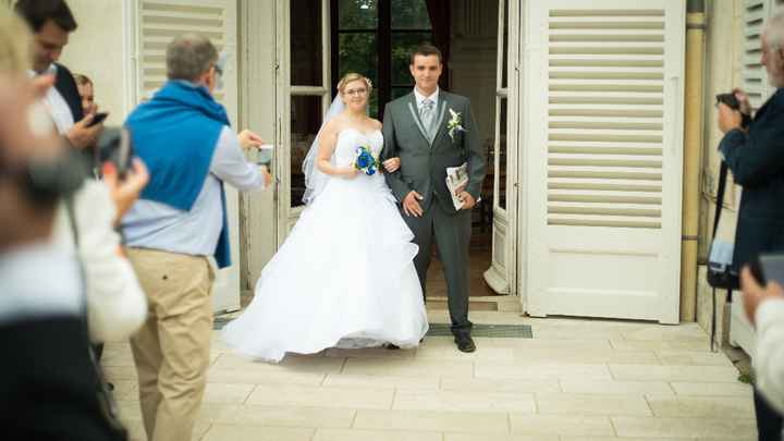 Nous à la sortie de la mairie