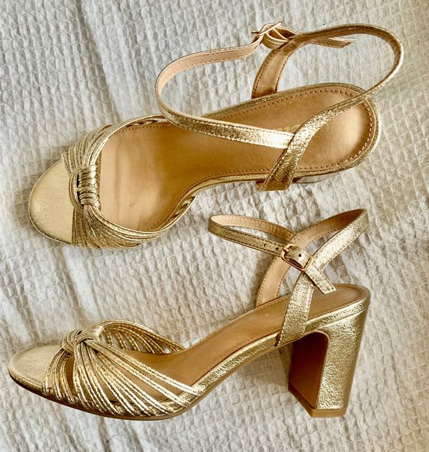 Chaussures dorées - 1