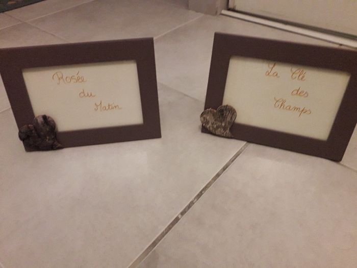 Un peu de déco pendant le week-end pluvieux.  Merci à mes filles, mon Officiante et ma témoin 😘😘😘😘 -