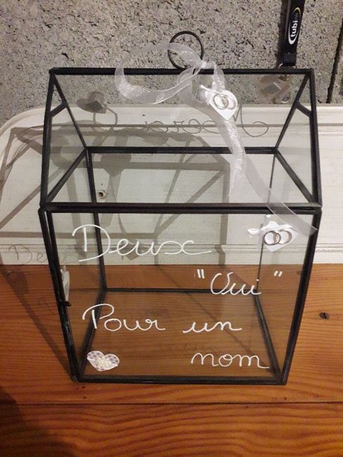 Un peu de déco pendant le week-end pluvieux.  Merci à mes filles, mon Officiante et ma témoin 😘😘😘😘 -