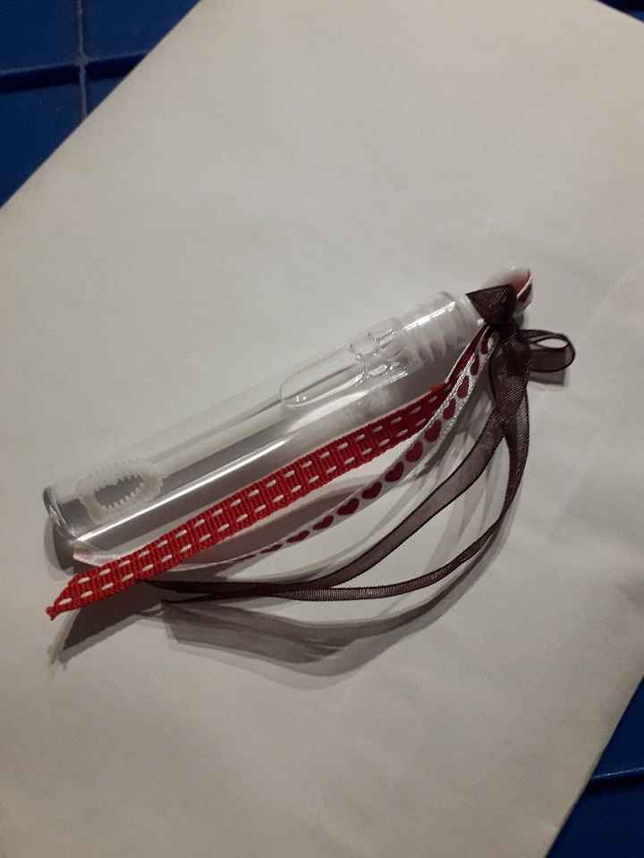 Un peu de déco pendant le week-end pluvieux.  Merci à mes filles, mon Officiante et ma témoin 😘😘😘😘 -