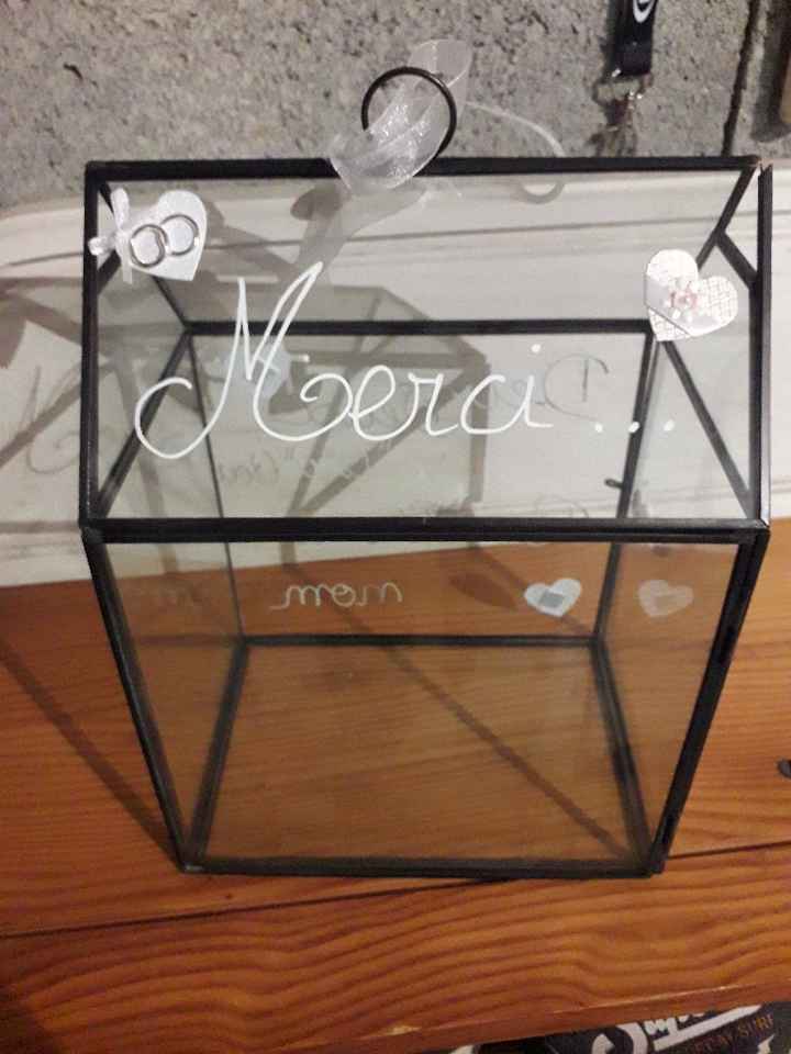 Un peu de déco pendant le week-end pluvieux.  Merci à mes filles, mon Officiante et ma témoin 😘😘😘😘 -