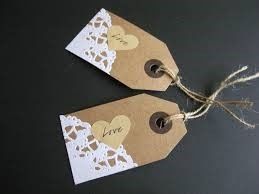 coller un bou de napperon en papier 