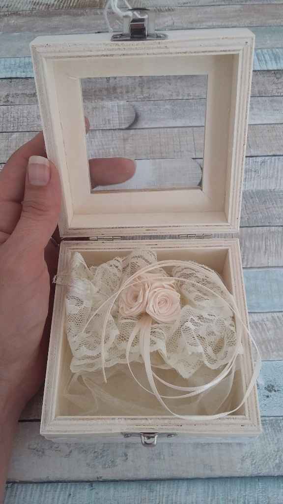 La fausse jarretière de la mariée