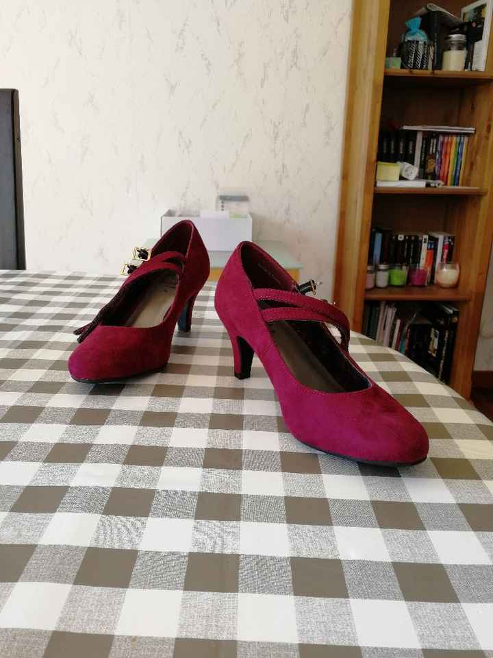 Chaussures blanches ou couleur ? - 1