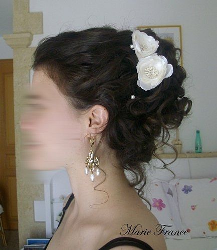 chignon bouclÃ© fleur