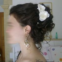 chignon bouclÃ© fleur