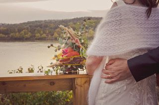 Mariage en hiver ❄️ Que mettre par dessus la tenue de marié(e) ? 3
