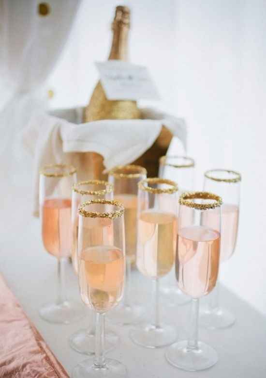 Coupes de champagne et rosé