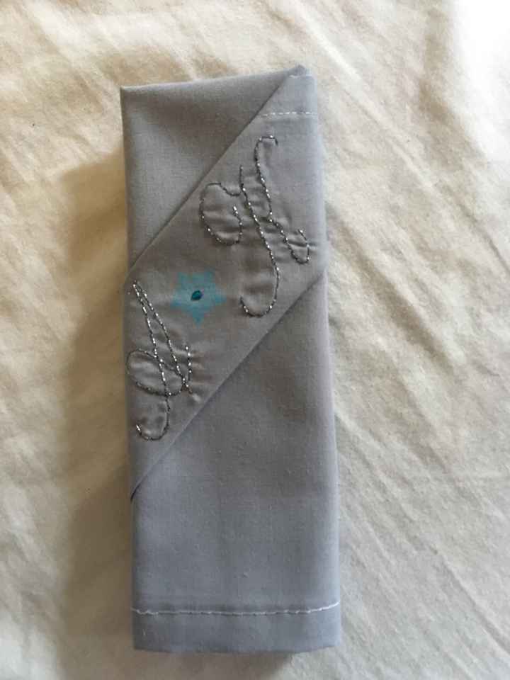 Serviette de table brodé - 1