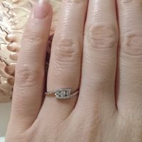 Voici la mienne : Trilogie de diamants, or blanc ainsi que pleins de petits diamants. Excellent choi