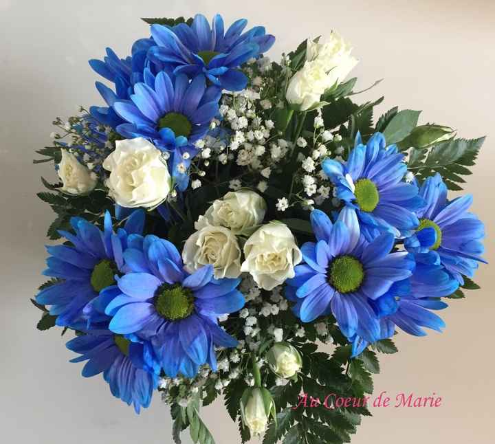 Bouquet fleurs bleues et blanches