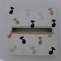 dessus urne avec notes mélangées