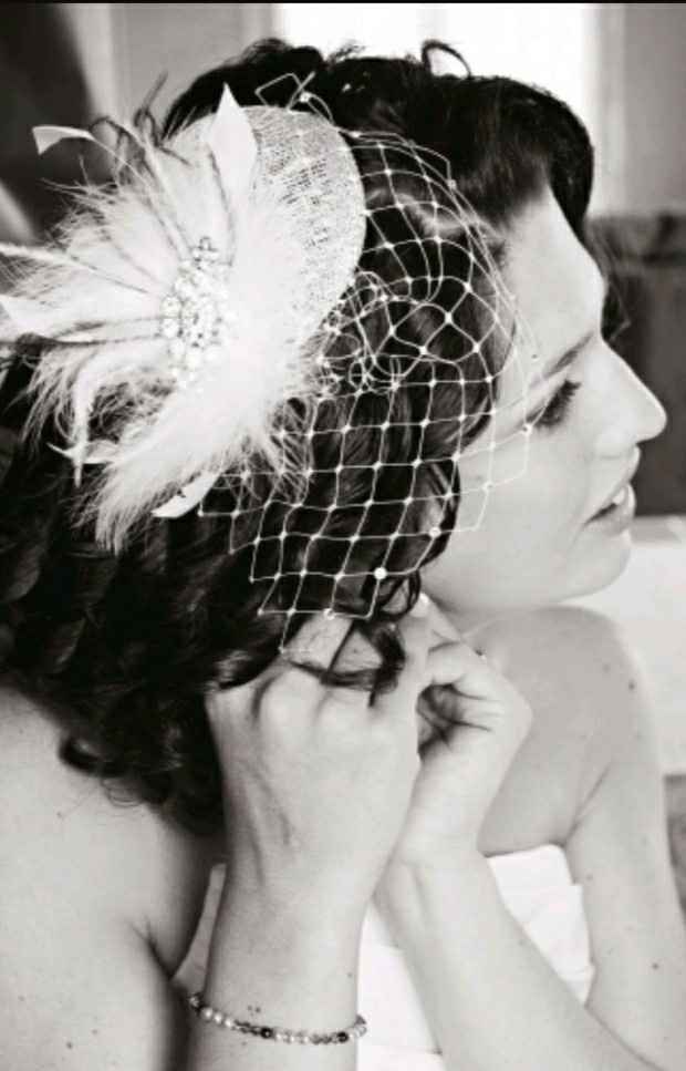 Thème année 50 j'ai une robe sirène à votre avis accessoire et quoi comme coiffure et bouquet - 2