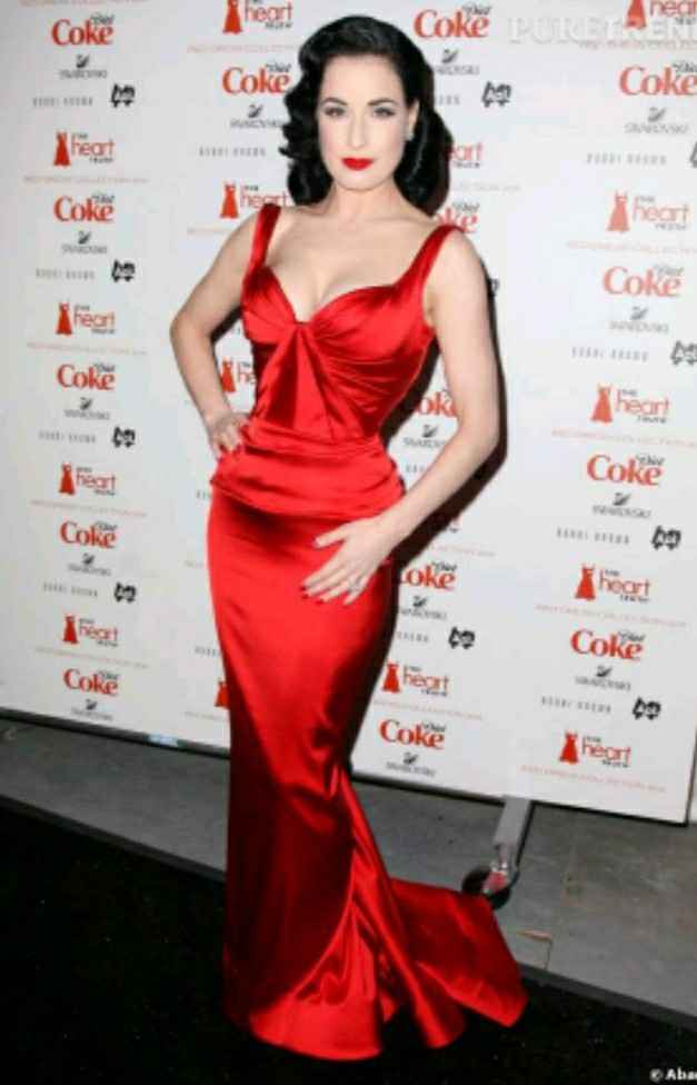 Thème année 50 j'ai une robe sirène à votre avis accessoire et quoi comme coiffure et bouquet - 3