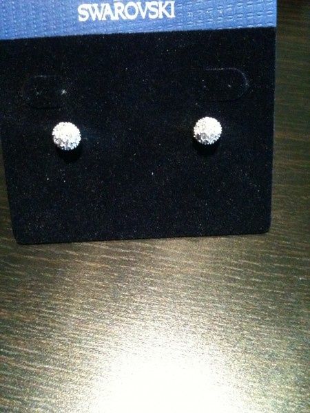 Et les boucles d'oreilles 