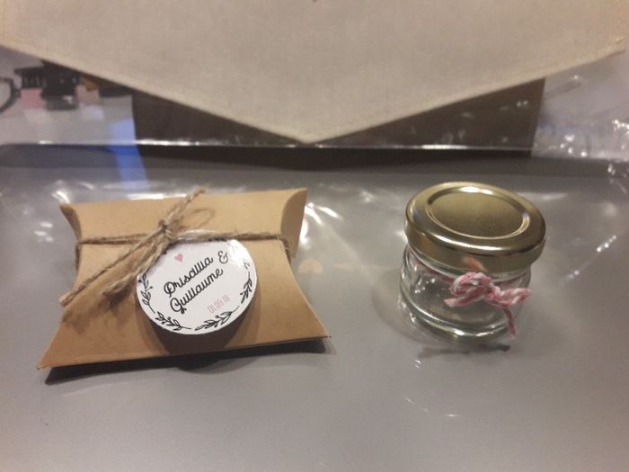 Cadeaux invités : dragées et petits pots de miel - 1