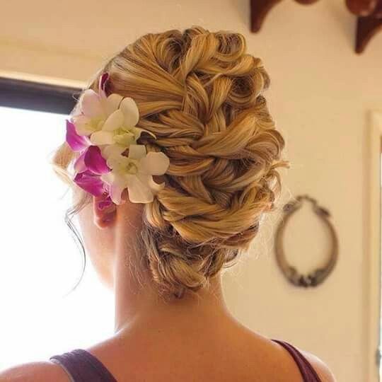 Idées de coiffures avec des boucles - 1
