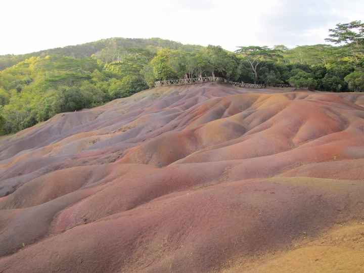 la Terre des 7 couleurs