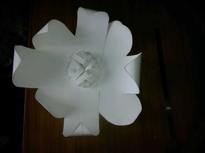 Essai fleur en papier géante diy - 1