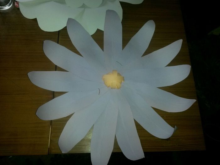 Essai fleur en papier géante diy - 1