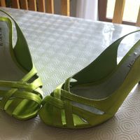 Recherche des chaussures vert anis ou avec des touches de vert anis - 1