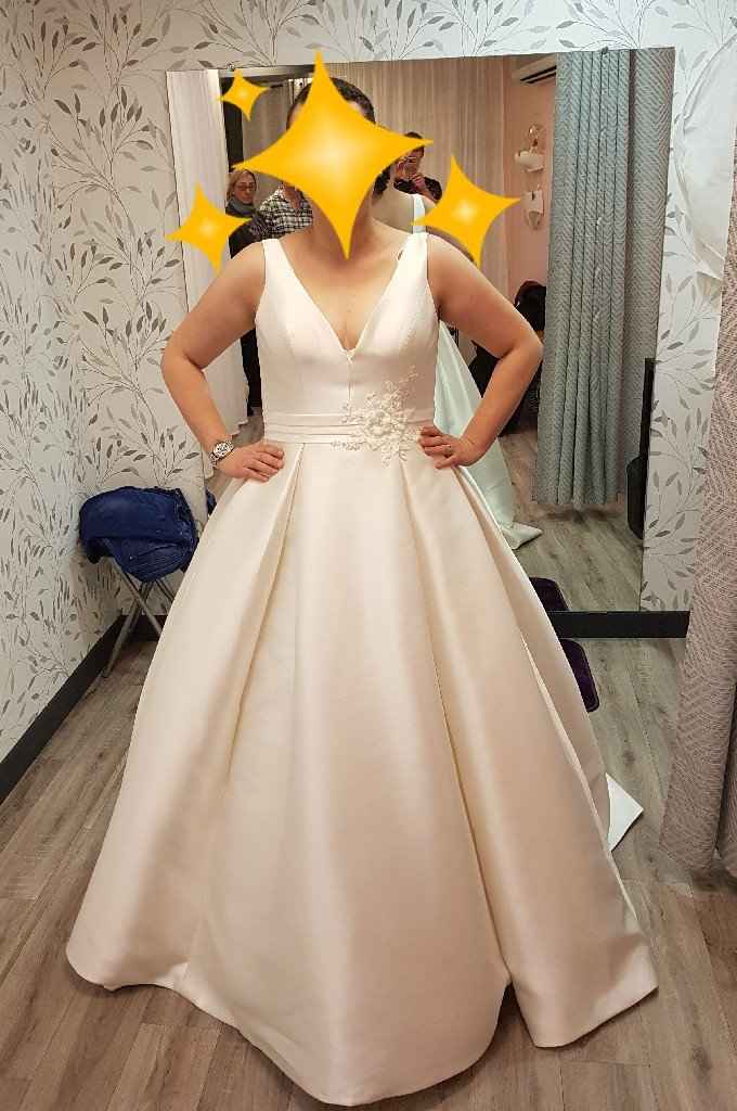  C'est enfin a moi de vous montrer ma robe !!! - 1