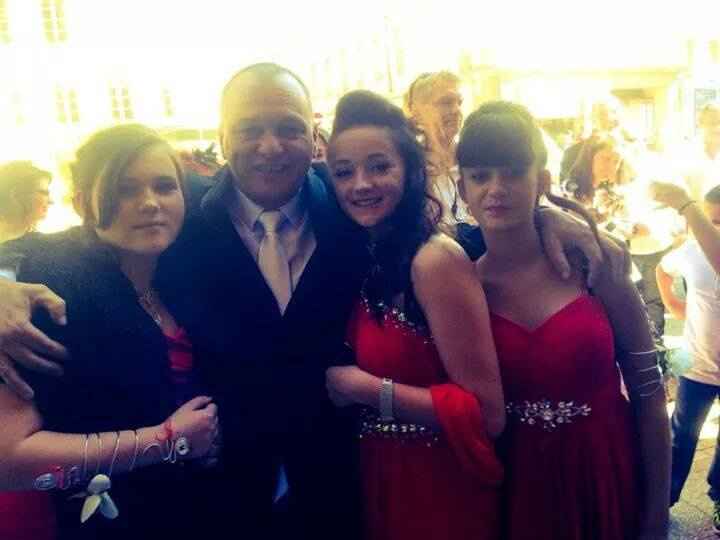 Mon papa et petites demoiselles d'honneur