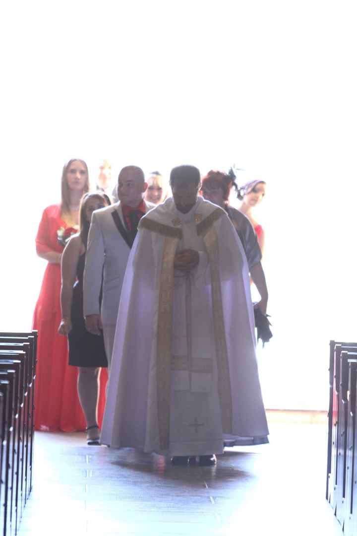 Entrée dans l'église