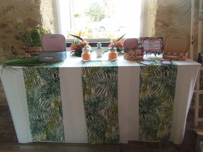 table urne et livre d'or