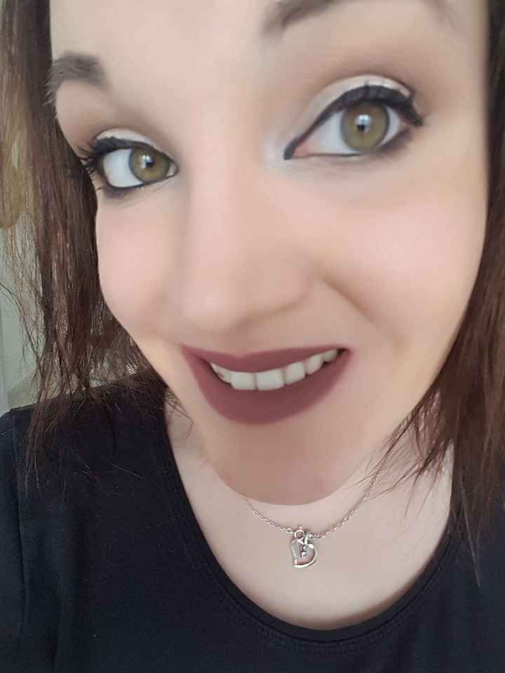 Nouvel essai maquillage avec paillette ivoire et rouge a lèvre sephora sans transfert - 2